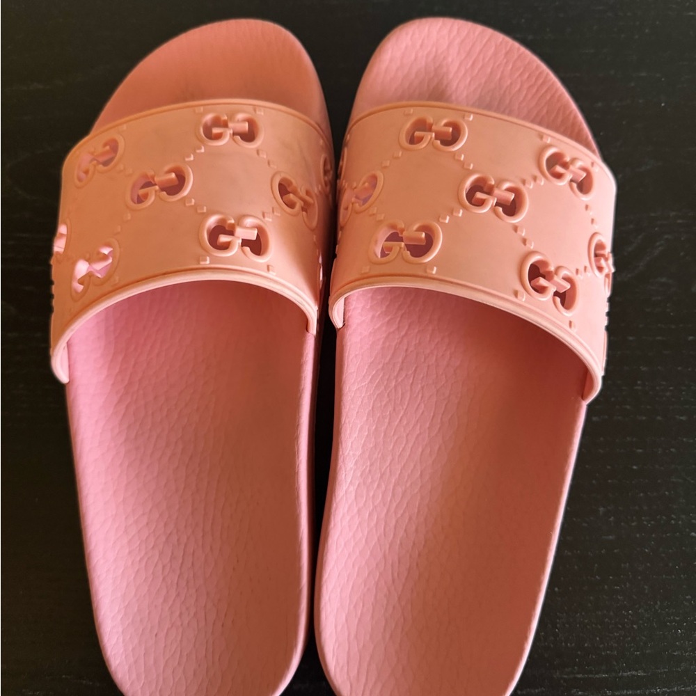 Pink Gucci pool slides - Picture 1 of 3